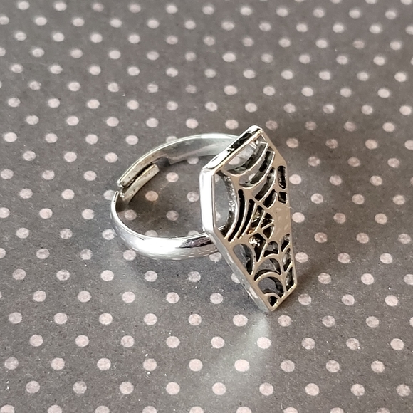 Coffin Ring - Picture 2 of 2